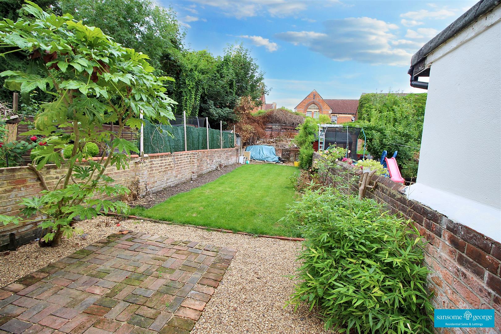 3 bed property in Wilson Road, Reading